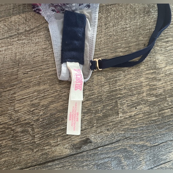 Lace pink Victoria’s Secret date push-up bra - Picture 3 of 3